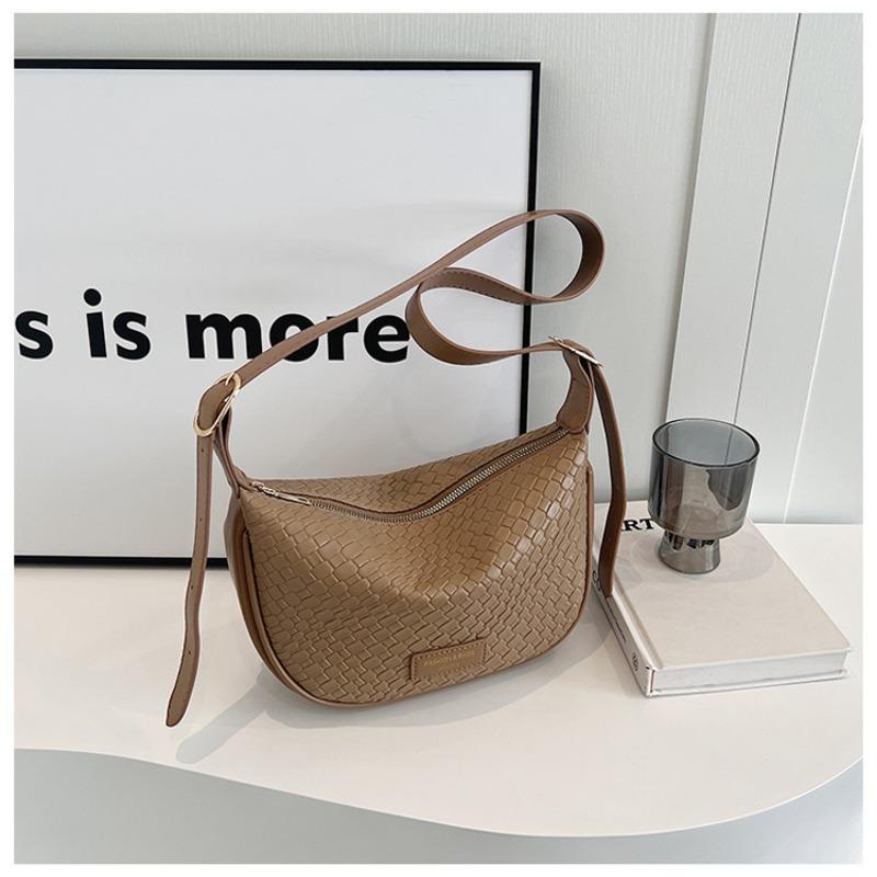 Autumn New Woven Personalized Portable Oblique Straddle Bag Fashionable Versatile Women's Underarm Shoulder Bag