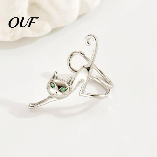 Alloy Ear Jewelry 1 Pc Cute Cat Cuff Earring for Women, Funny Kitten Clip on Earrings Women Animal Cartilage Wrap Around Earring, Non Piercing Crawler