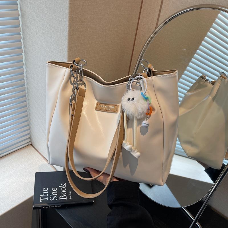 Large-capacity tote bag women's new spring and summer contrasting color shoulder underarm bag versatile class commuter bag