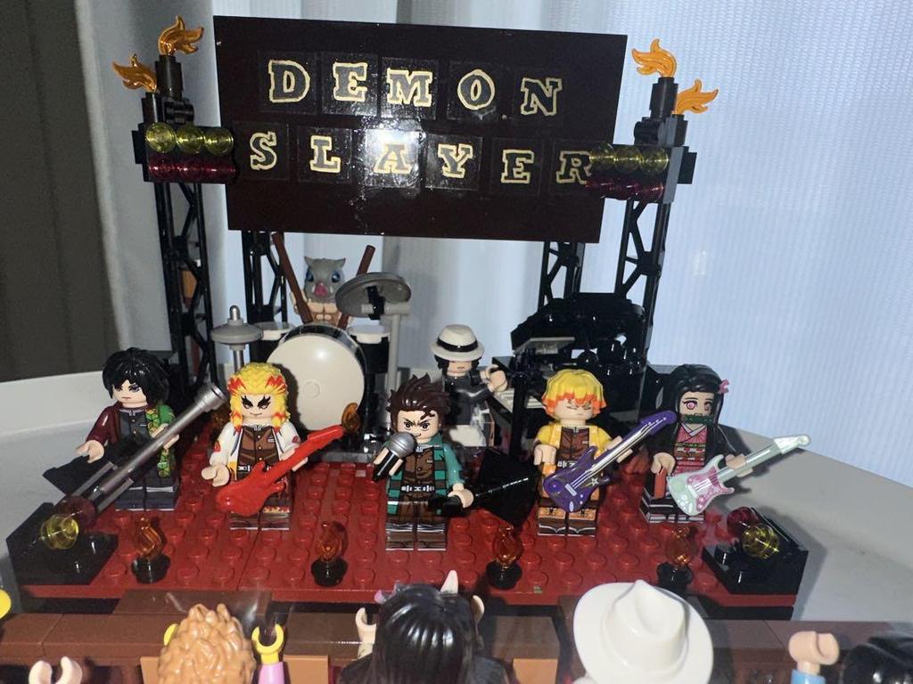 [USED] LEGO Demon Slayer Rock Band Edition
