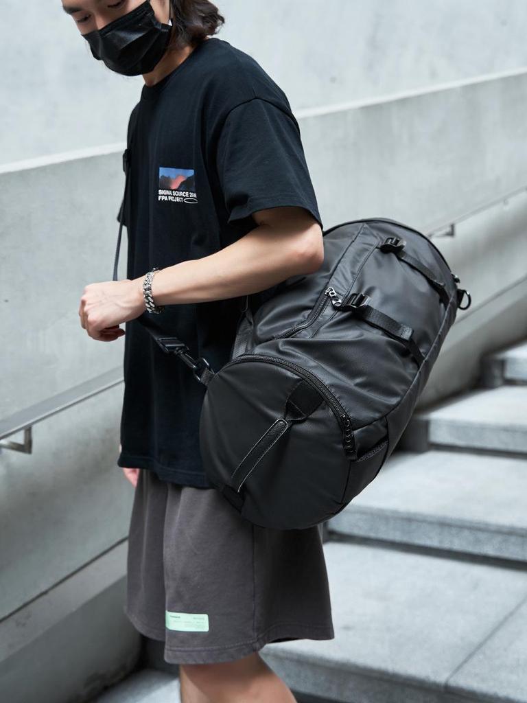 Men's Large Capacity Travel and Business Backpack