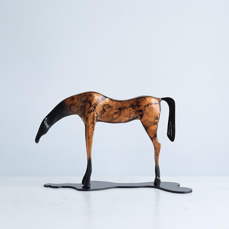 Abstrakte Tierfigur Pferd Figur Harz Handwerk Unauffälliges Pferd Tausend-Pferdekopf Dekorative Figuren Heimdeko