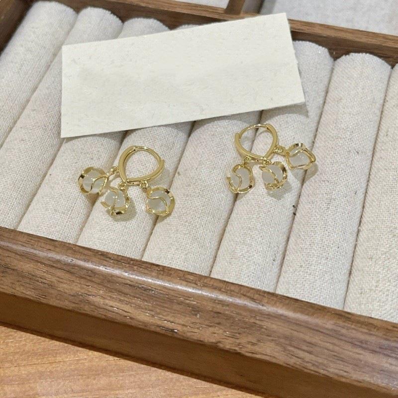 Elegant Sweet Style Opal Stud Earrings for Women - Light Luxury Niche Design, Versatile High-End Jewelry