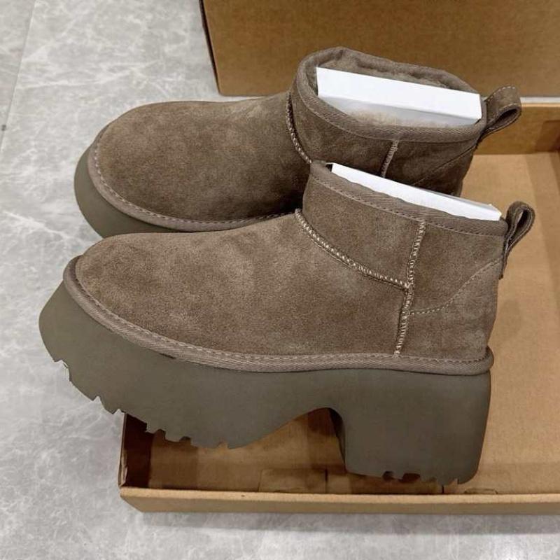 Winter Women Shoes Real Sheepskin Wool Platform Snow Boots Classic High Heels Natural Fur Boots New Design Thick Soled Slippers