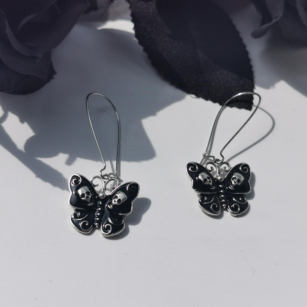 Retro Gothic Black Drip Glaze Butterfly Sliver Color Skull Embossment Pendant Dangle Earrings for Women Halloween Party Jewelry
