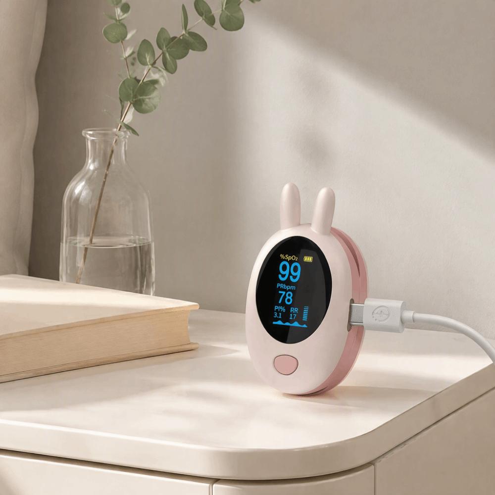 Voice Monitoring Pulse Oximeter Rechargeable Finger-Clip Oximeter Health Tracking