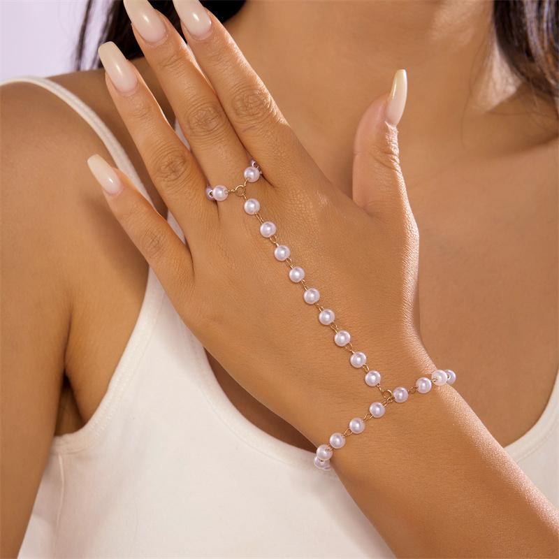 

Dainty Hand Chain Bracelet Ring Handmade Imitation Pearl Beads Link Chains Connecting Bracelets Hand Jewelry for Women Gift