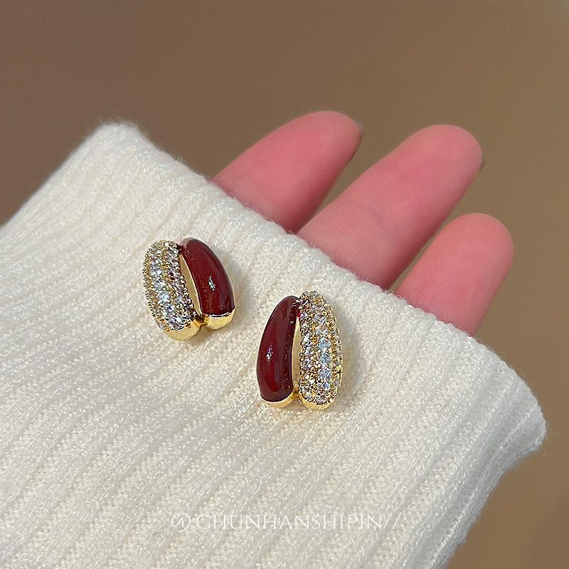Autumn and winter retro red unique mosquito coil disc ear clips without ear piercings, new high-end drip earrings, niche earrings for women