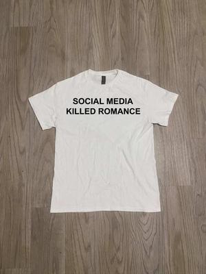 Social Media hat die Romantik getötet weißes Grafik-T-Shirt