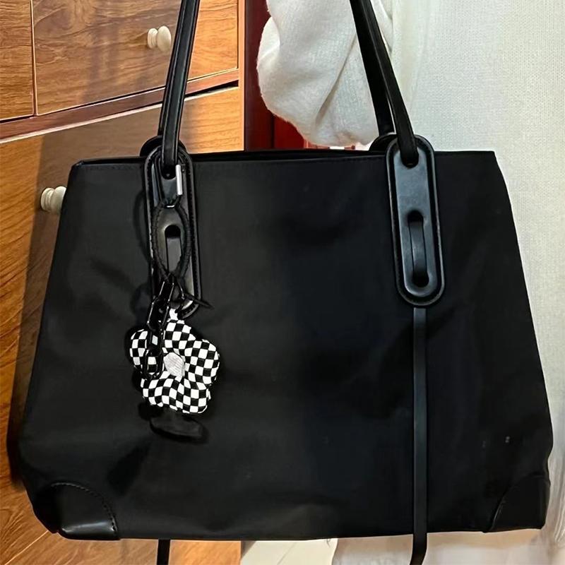 

Fashion Nylon Tote Bag Women Large Capacity Handbag With Magnetic Buckle Design Multiple Compartments Inside Casual Shoulder Bag 38x18x30cm чорний