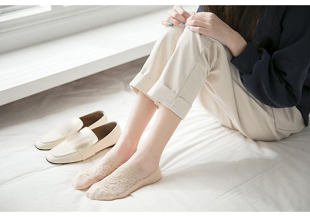 Women's Low Cut Lace No Show Socks Breathable Hollow Out Invisible Liner Socks Soft Comfortable Fit for Daily Wear and Shoes