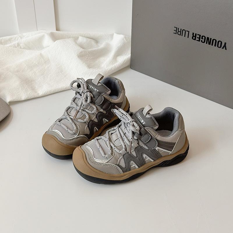 2025 autumn new sports shoes boys hiking shoes Korean version versatile casual board shoes breathable girls outdoor shoes tide