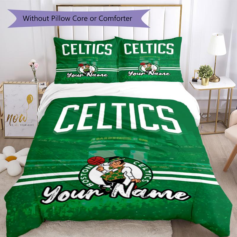 3-teiliges personalisiertes Boston Celtics Bettwäsche-Set mit individuellem Namen. Verschluss der Bettdecke. Enthält 1 Bettbezug & 2 Kissenbezüge. Weich und bequem für alle Jahreszeiten.