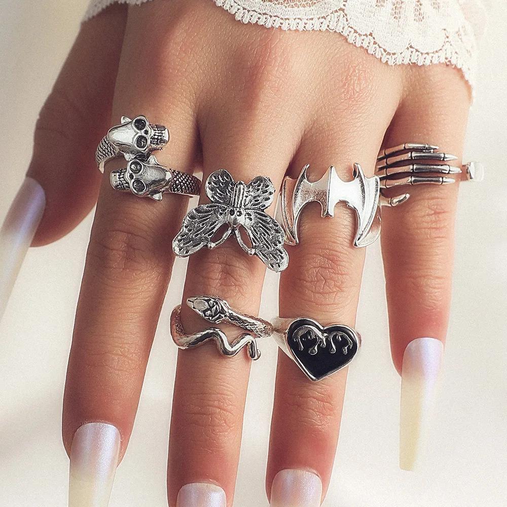 

LATS 8pcs Irregular Red Crystal Heart Aesthetic Rings for Women Gothic Butterfly Spider Ring Creative Jewelry Accessories
