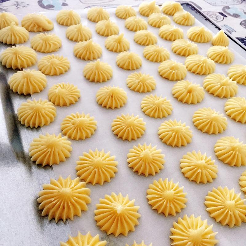 Russian Pastry Nozzles For Cream Icing Piping Nozzles Cake Decoration Tips Leaf Tulip Rose Cake Nozzles Tips Confectionery