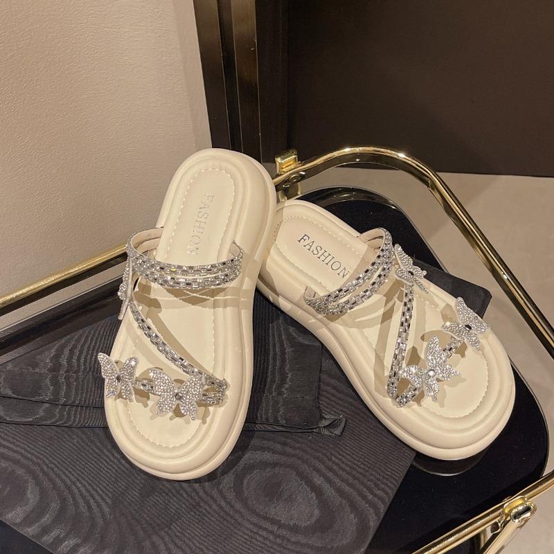 Thick-soled cool slippers for women's summer wear, new fashionable and beautiful rhinestone temperament sandals