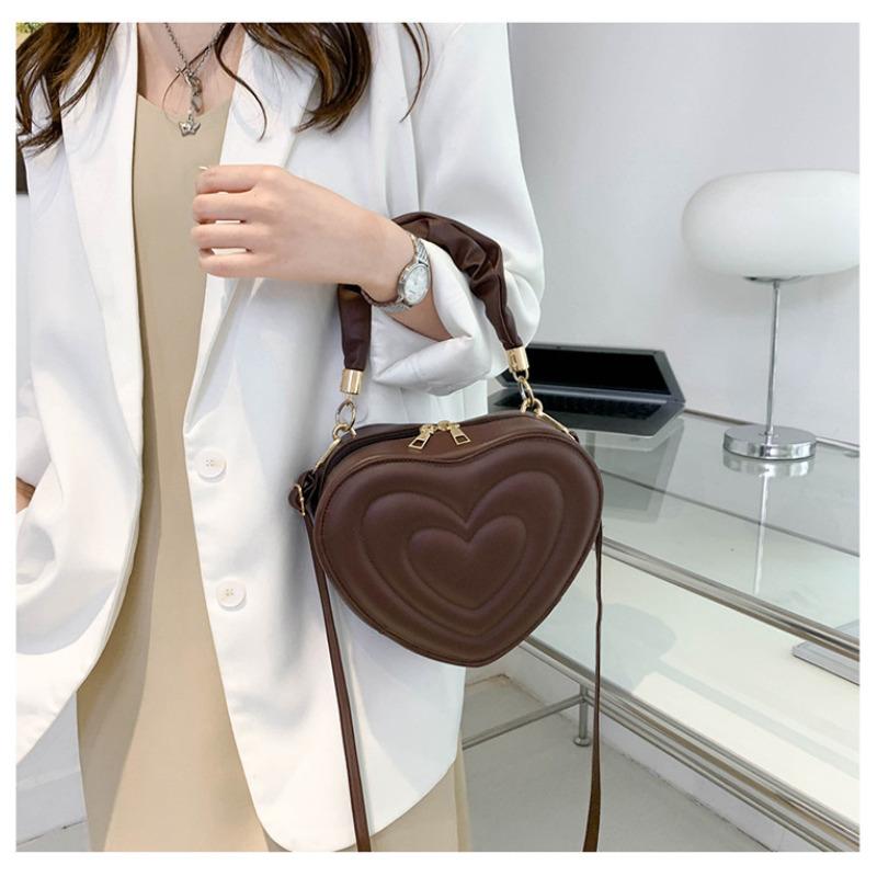 Retro Heart Shape Faux Leather Shoulder Bag for Women Fashionable Vintage Crossbody Purse CLE
