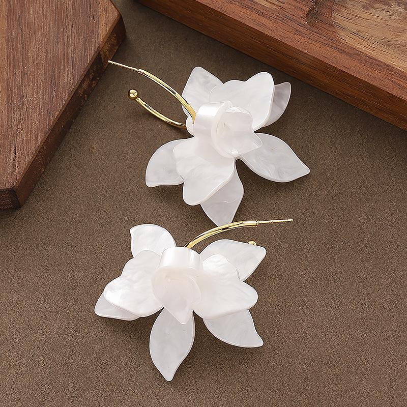3D Resin Flower Earrings Fashion Exaggerated Pastoral Style Plate Ear Jewelry Unique Design Earrings for Women