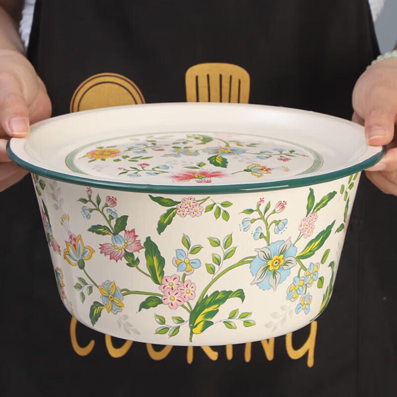 20cm Enamel Bowl with Lid