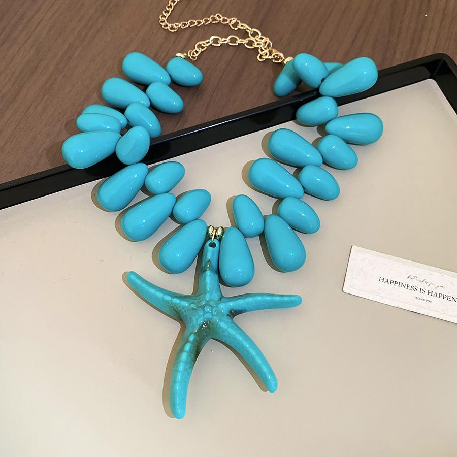 European and American color acrylic shell beaded necklace design sense collarbone chain exaggerated necklace women