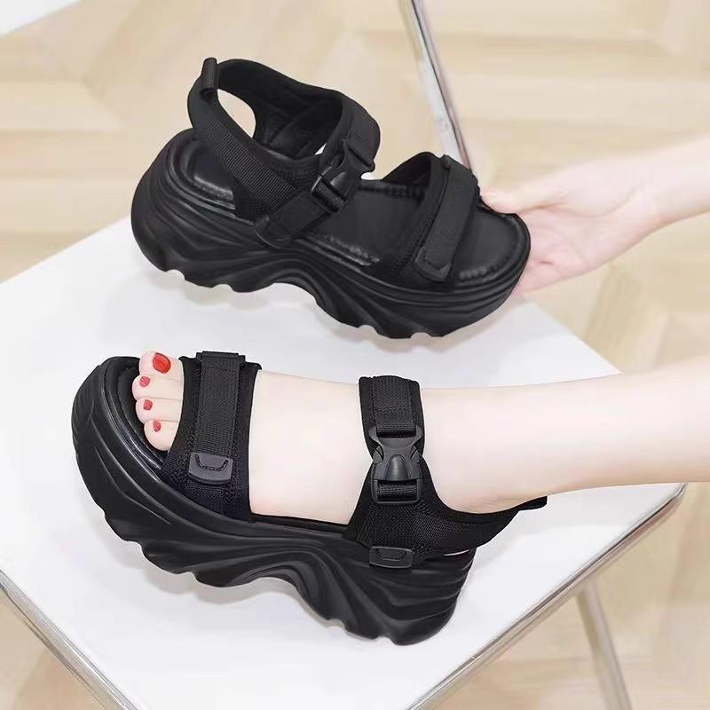 Internet Celebrity Dad Sandals Women Wear 2025 Summer New Versatile Soft Sole Non-slip Thick Sole Muffin Sports Beach Shoes