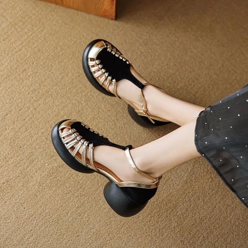 Fashion Women's Shoes 2025 New Summer Trend Comfortable Low-heeled Shoes Baotou Casual One-line Buckle Fashion Roman Sandals