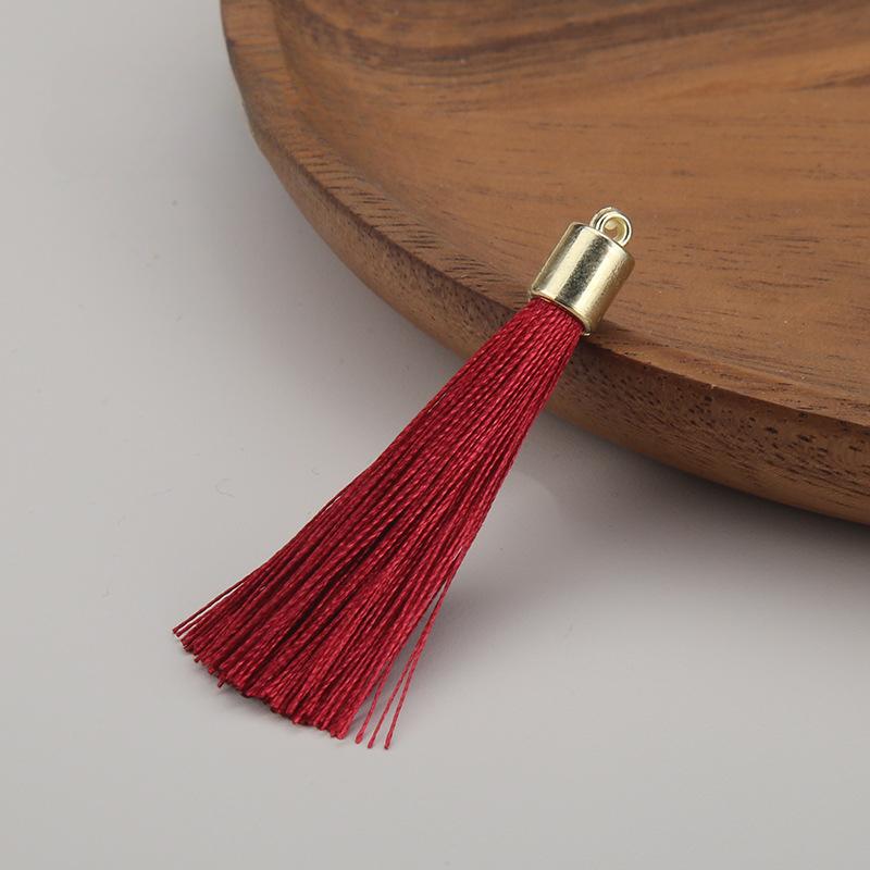 

4 шт. Красивые кисточки золотого цвета с пластиковым верхом, тонкие полиэфирные нитки 5,5 см, короткие кисточки, кисточки для закладок 5.5cm темно-красного