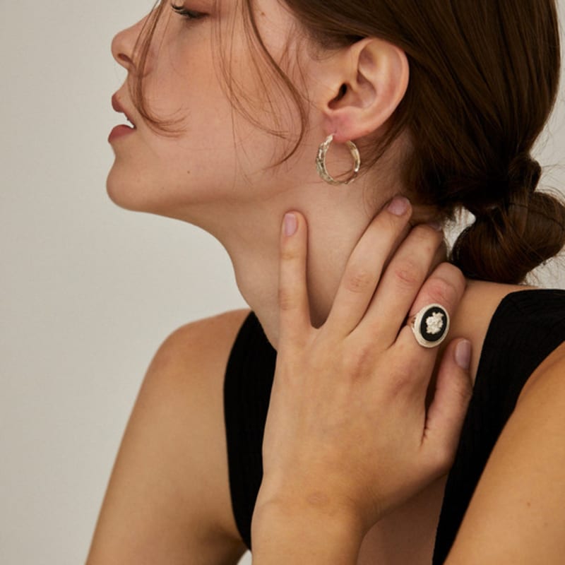 HYERIKIM JEWELLERY Forget-me-not Ring(onyx)