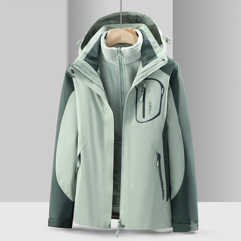 Autumn and Winter Three-in-one Two-piece Set, Windproof and Waterproof Outdoor Jacket, Women's Fleece Jacket, Thickened with Velvet