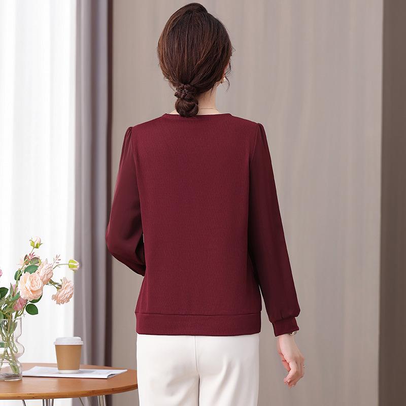 Stylish Casual T-Shirt for Middle-aged Women (Ages 40-50)