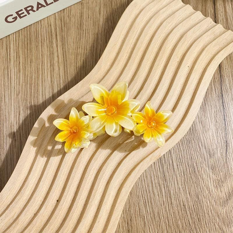 European/American Three Flowers Plumeria Claw Clip - Cute Large Hairpin for Women's Bun