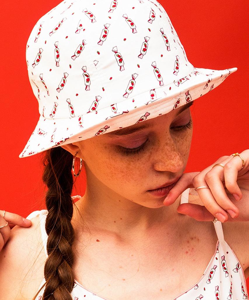 LUVISTRUE (Unisex)Jf Bucket Hat_Wh
