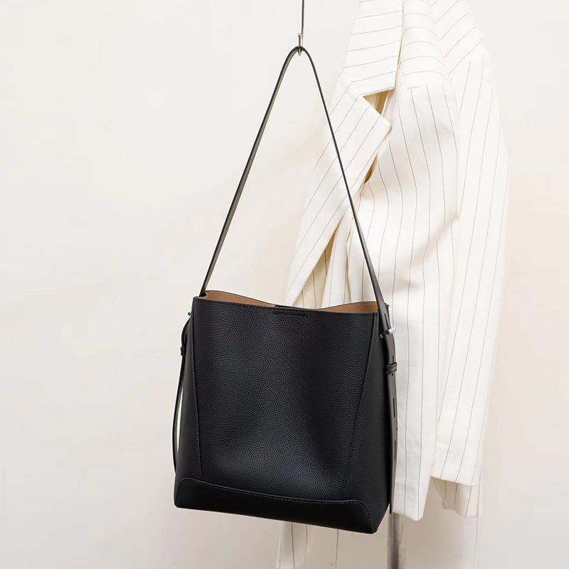 Fashionable and Elegant Simple Genuine Leather Casual Women's Bag 2025 New Trendy Texture Bucket Bag Simple Shoulder Crossbody Bag