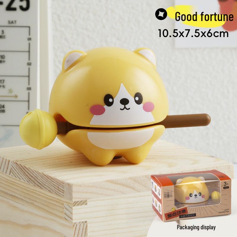 Игрушка для инфлюенсера: Красивый деревянный ornament-рыба Kun Kun Chicken и артефакт для снятия стресса