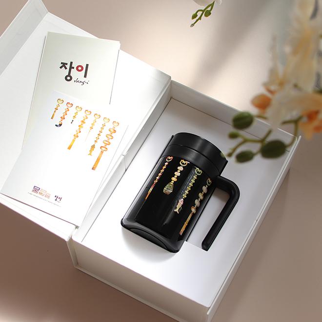 National Museum of Korea Gold Belt Inlay Tumbler (Black/White) – 420ml