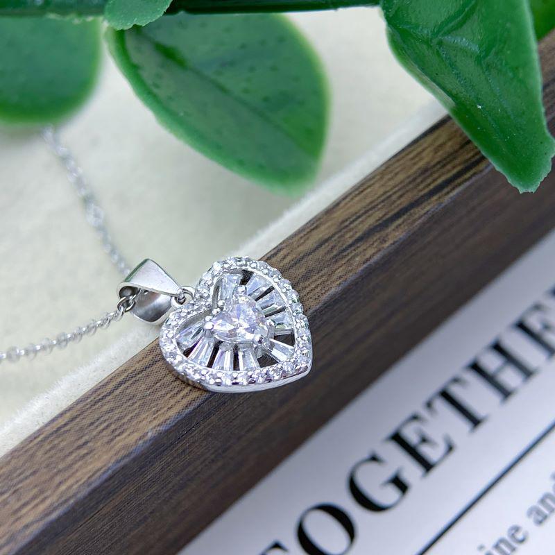 High-End 925 Sterling Silver Heart Necklace with Zirconia Pendant 925 Sterling Silver