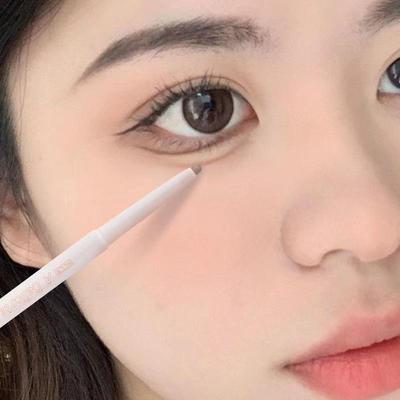 Delineador de ojos líquido con forma de gusano de seda, sombra mate, iluminador de pliegues, secado rápido, bolígrafo marrón té, purpurina, bonito para bolsas de ojos.