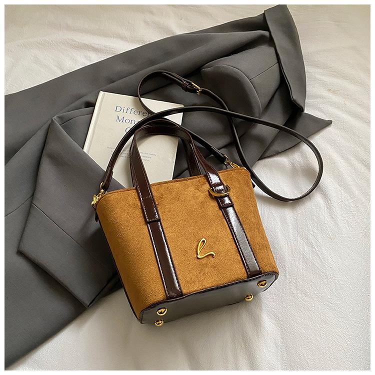 Premium sense retro portable small bag women's 2025 autumn and winter new leopard print commuter shoulder bag fashion messenger bag