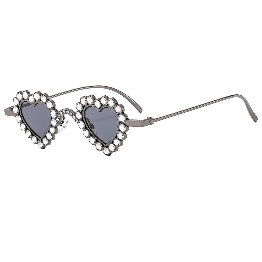 

Retro Heart Shaped Sunglasses Fashion Metal Love Cute Sun Glasses Small Colorful Eyewear For Women UV400 Sunshades