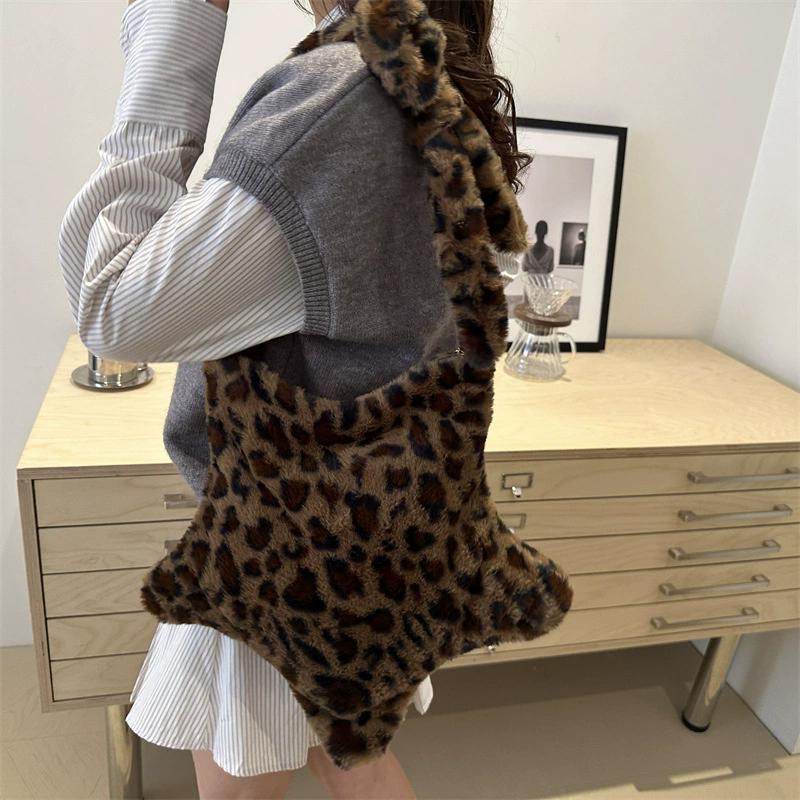 Winter Furry Star Large Capacity Shoulder Bag Vintage Tote Handbags Female Leopard Pattern Plush Crossbody Bags for Women CLE