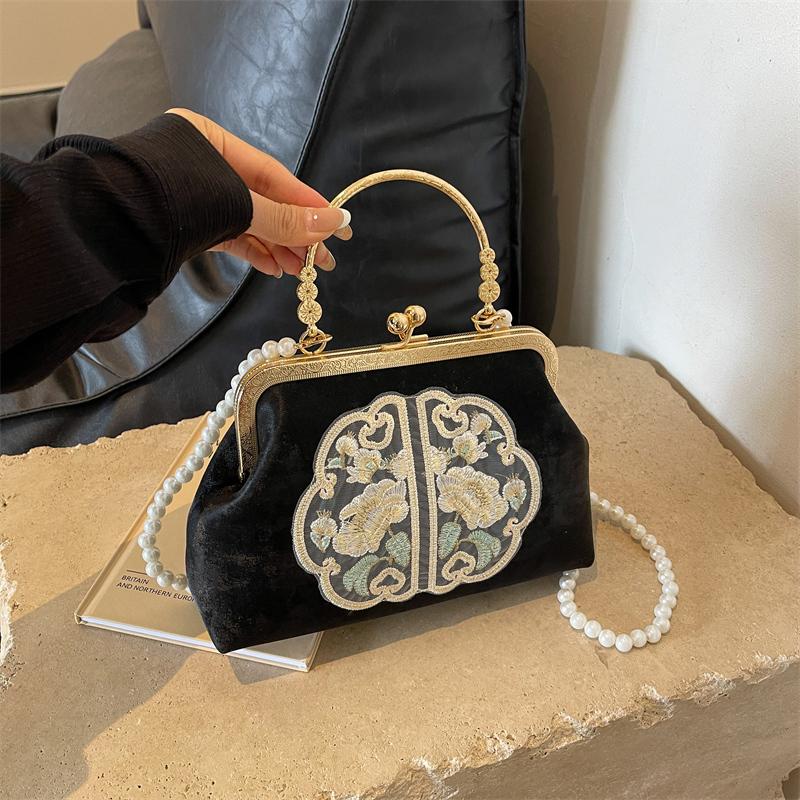 

Новая вышитая сумка Pan Buckle в китайском стиле для женщин, весенняя женская сумка в атласном стиле в комплекте с юбкой Horse Face