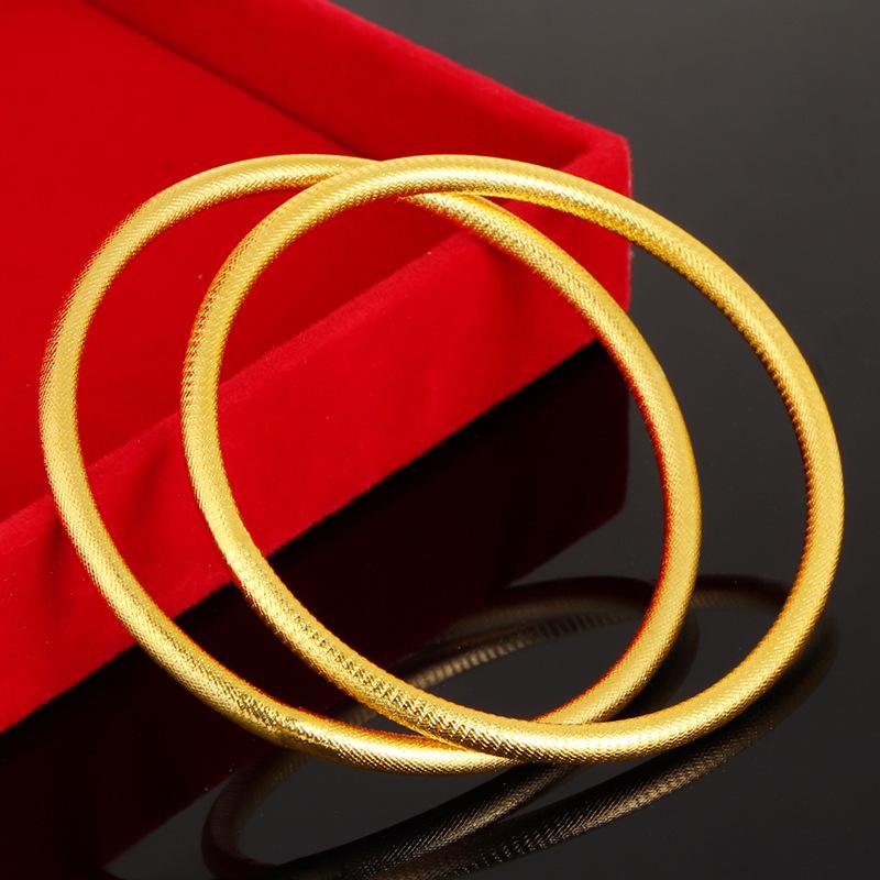 

1 шт. Ювелирные изделия золотого цвета, унаследовавшие простые украшения детских браслетов с полыми узорами в древних французских браслетах. 64MM золотой