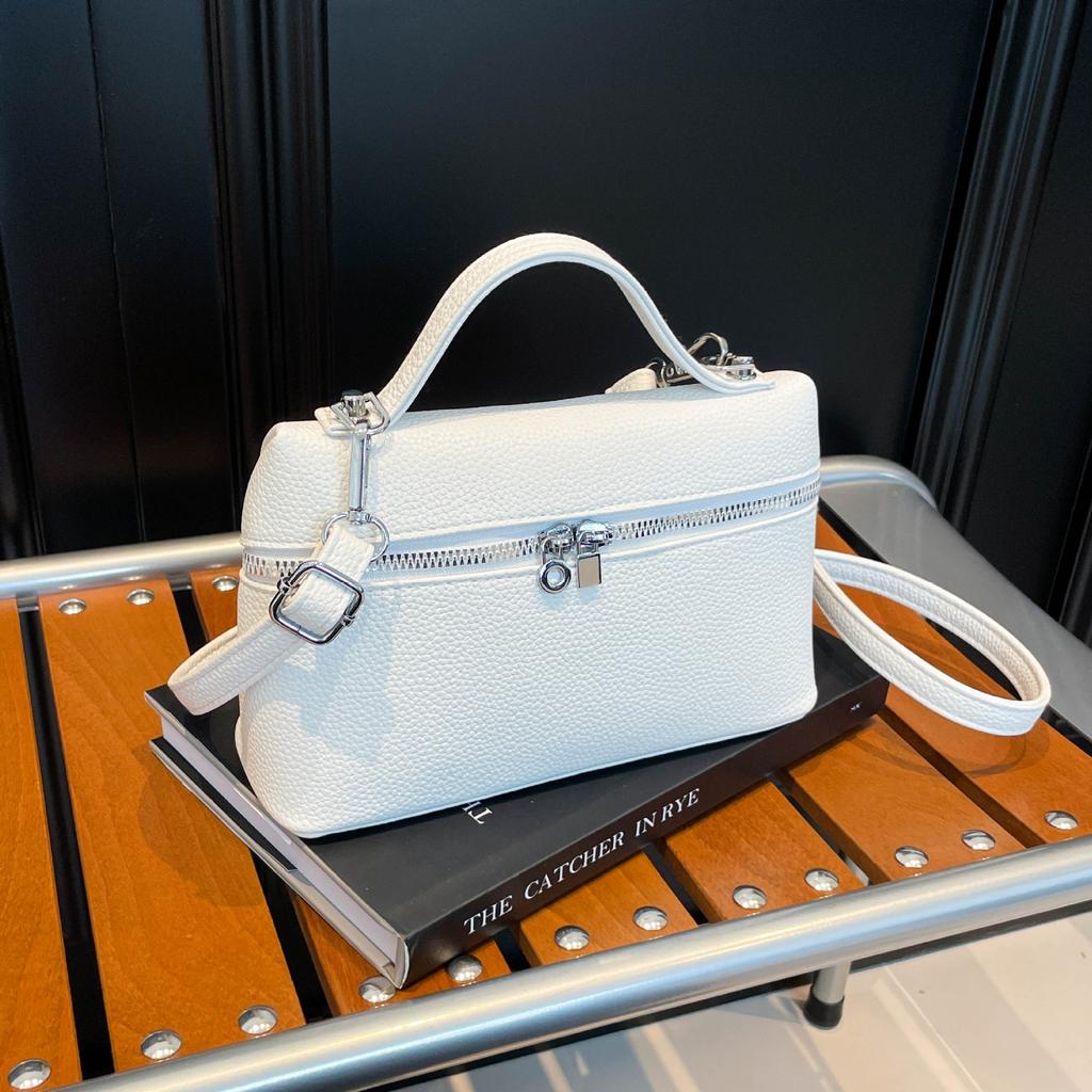 2026 New Women's Bag Fashionable, Fresh, Minimalist Solid Color Textured Single Shoulder Crossbody Handbag Small Square Bag