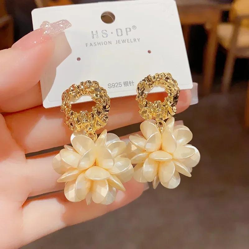 Boucle D’oreille Femmes Irregular Design Sense Metal Flower Pendant Earrings For Women Trend Jewelry Gifts For Girls