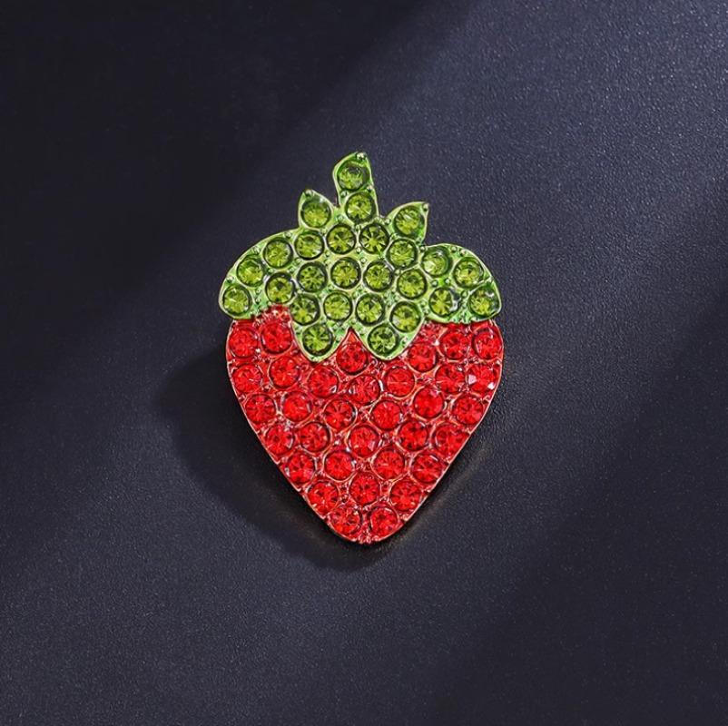Charm Trend Strawberry Brooch Exquisite Personality Creative Fruit Pin Cute Jewelry Accessories Party Daily Decoration Gift