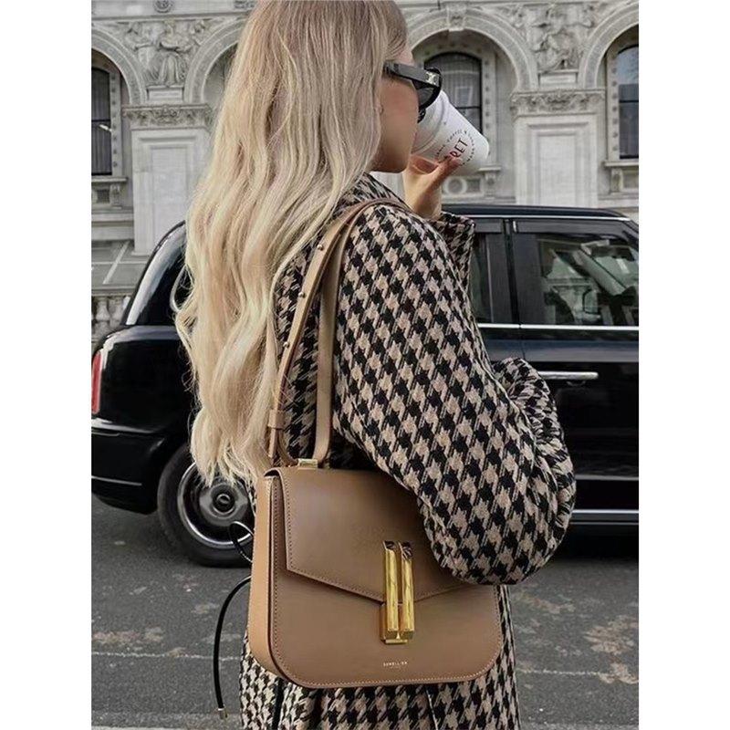 Neue Britische Nischen-Design-Tasche, Ein Schultertasche aus echtem Leder für Damen, Tofu Kleine Quadratische Tasche