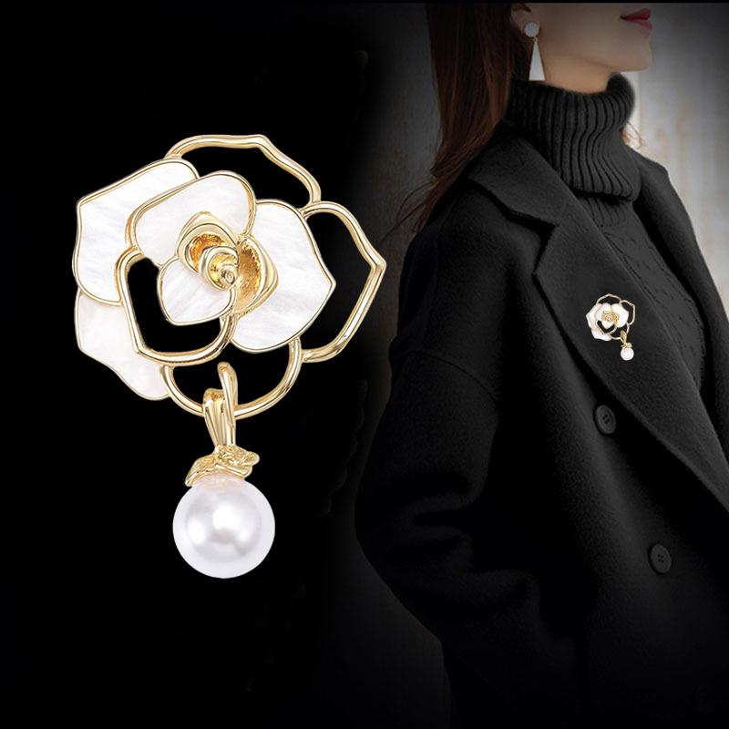 Elegant White Black Camellia Flower Brooches Pins For Women Beautiful Flower Plant Dressing Clothes Corsage Jewelry Accessories
