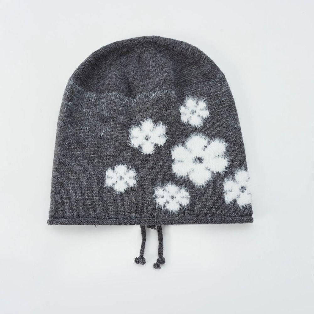 Polyester Slouchy Beanie Hat Floral Jacquard Knit Cozy Skull Cap Fuzzy Knitted Beanie  For Women