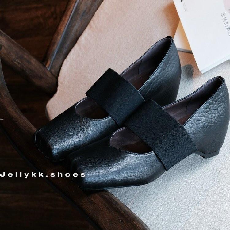 2025 New French Square Head Elastic Band Thick Sole Shallow Mouth Ballet Shoes Women's Pig Nose Elephant Pattern Retro Fashion Shoes