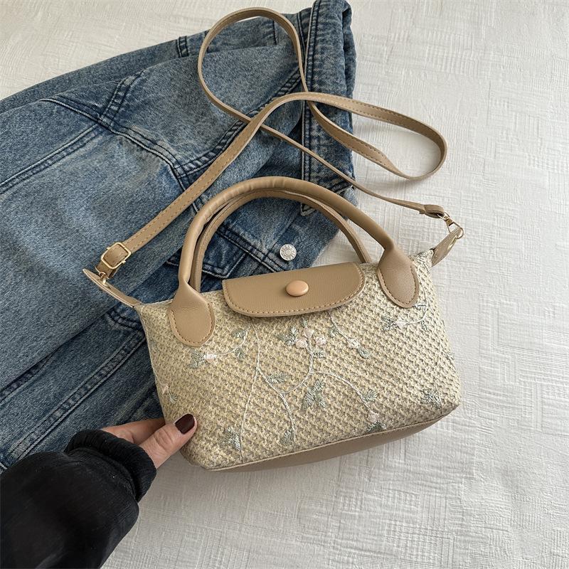 Straw Fashion Gentle Handbag 2025 Spring New Versatile Ins Messenger Bag Foreign Style Small Square Bag Women